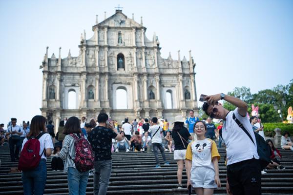 中国澳门回归祖国20年以来：游客总量增长400% 其中70%的客源来自内地