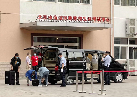 直击高考试卷押运：车辆装GPS定位系统 